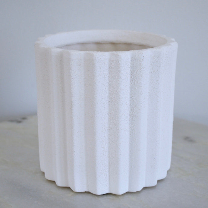 textured white pot for 5 inch plants